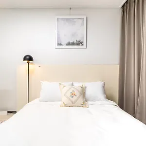 urbanstayyeonsan.busan-hotelsweb.com/